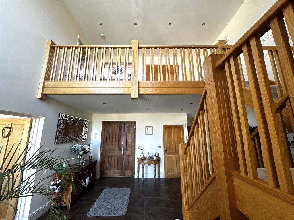 Property photo 2 of 41 Picture No. 87