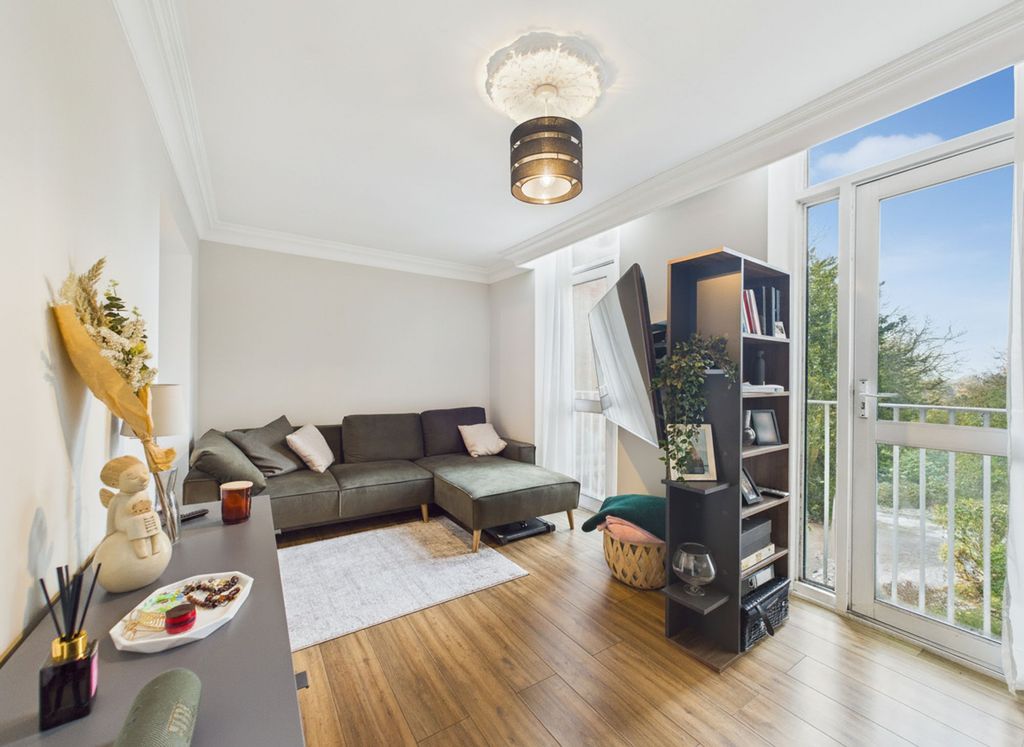 Property photo 2 of 19 Lounge/Dining Room