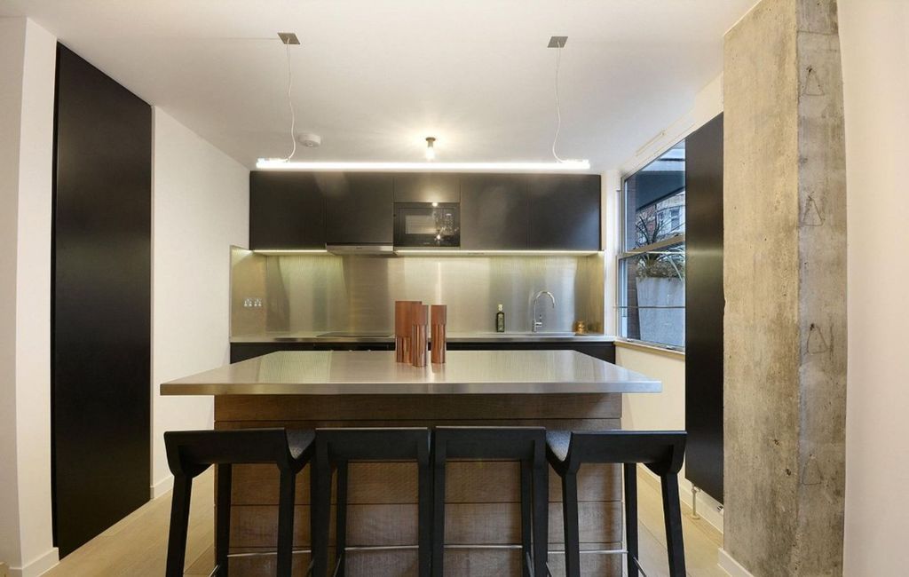 Property photo 2 of 6 Kitchen