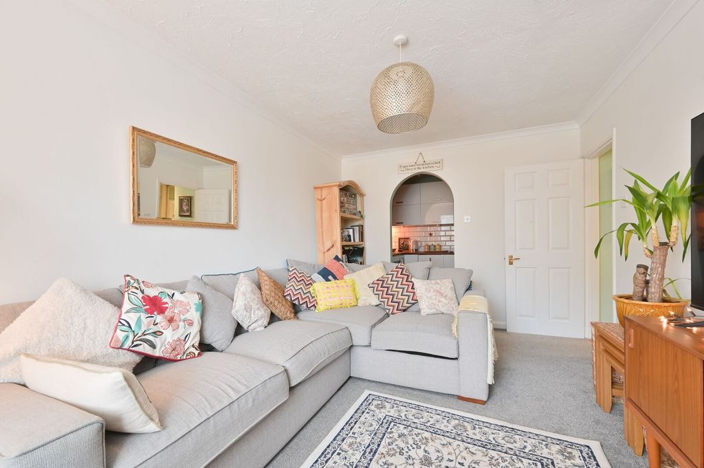 1 bed flat for saleThe Hideaway, Watford, Abbots Langley WD5 photo 4