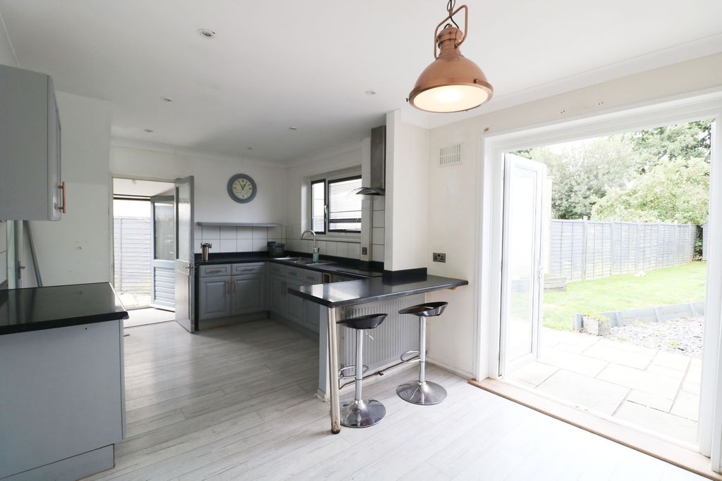 Property photo 3 of 13 Kitchen