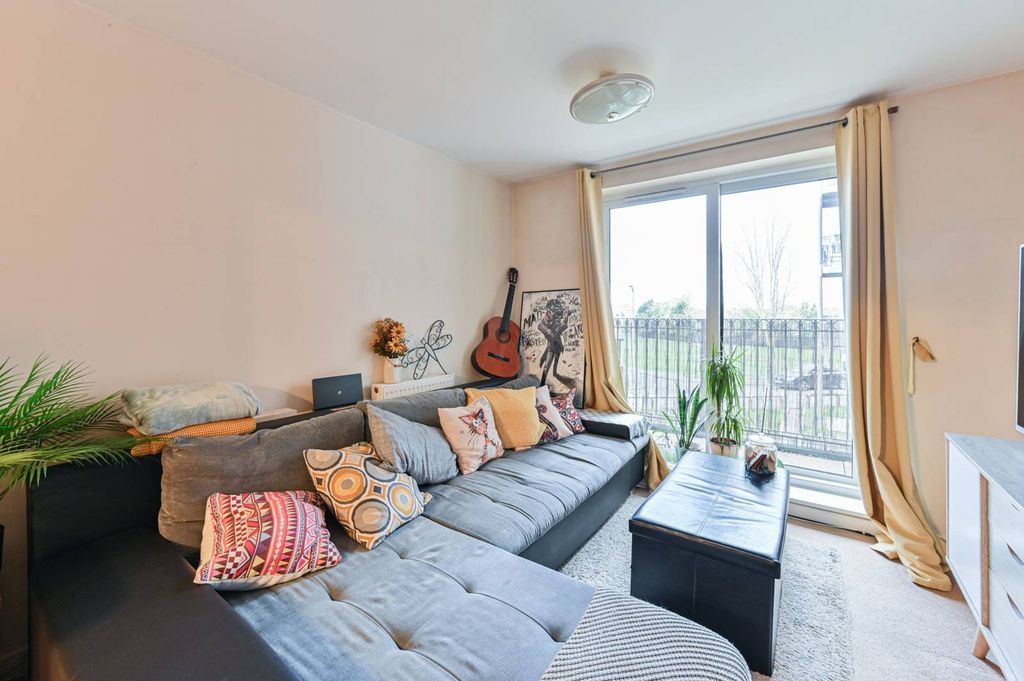 Property photo 2 of 8