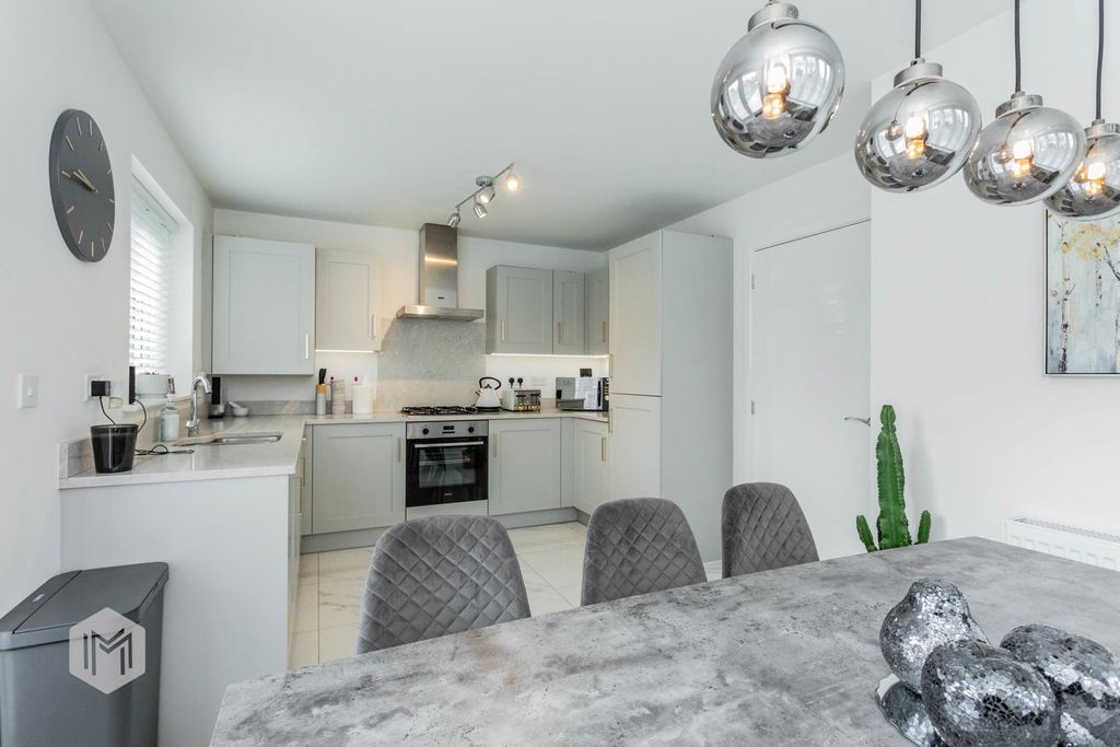 Property photo 2 of 32 Photograph