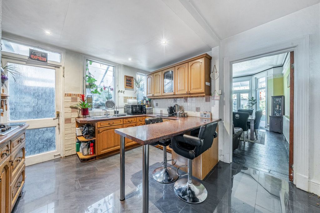 Property photo 3 of 19 Picture 3