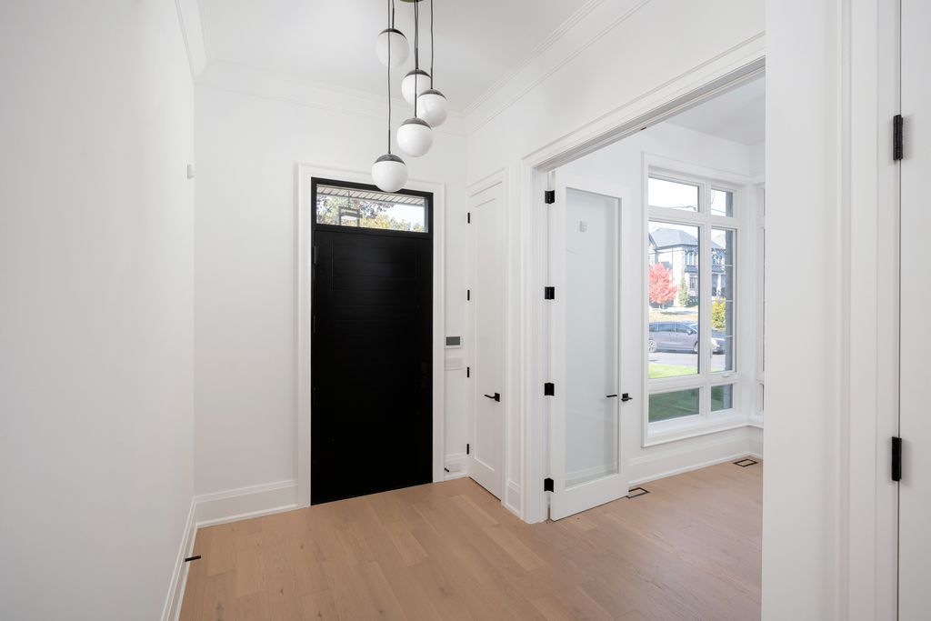 Property photo 2 of 37