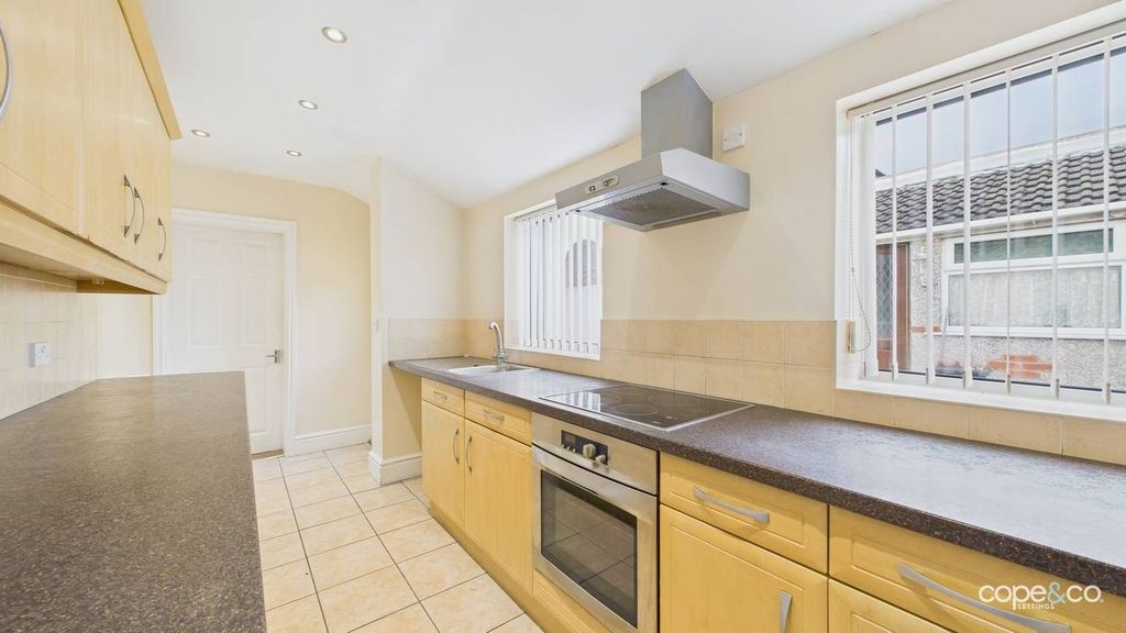 Property photo 2 of 13 2940205