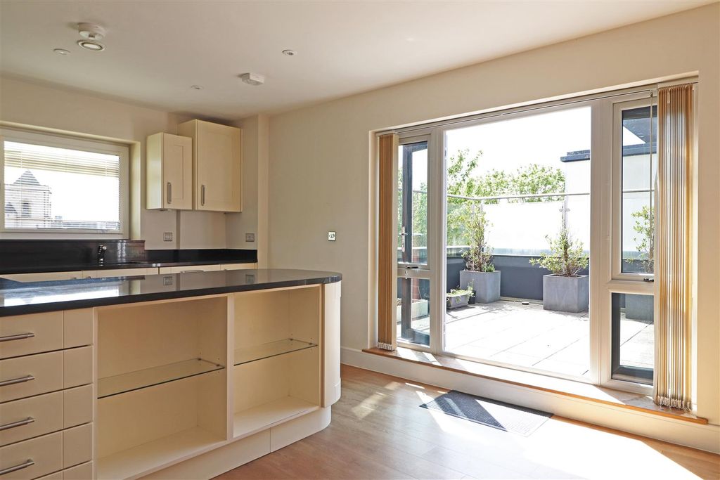 Additional image 6 of 2 bed flat for saleLondon Road, East Grinstead RH19