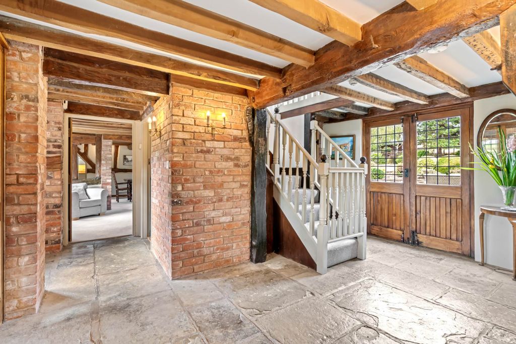 Property photo 3 of 44