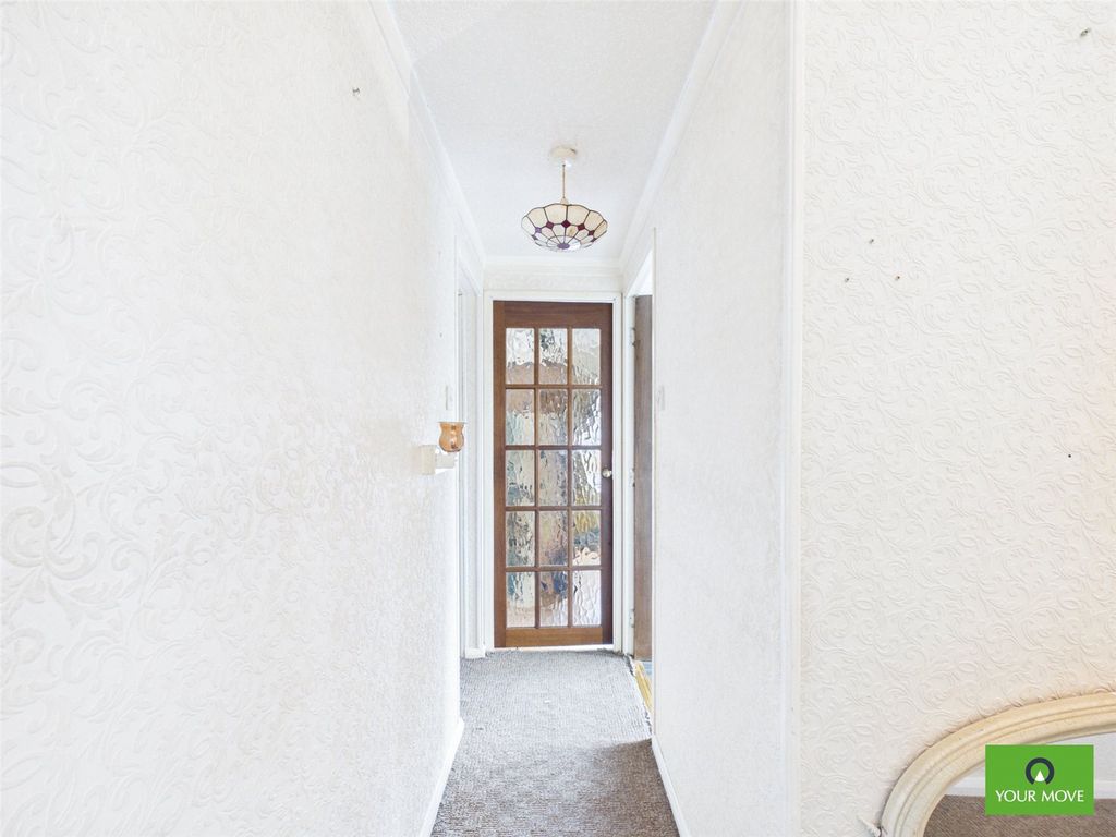 Property photo 2 of 10 Hallway