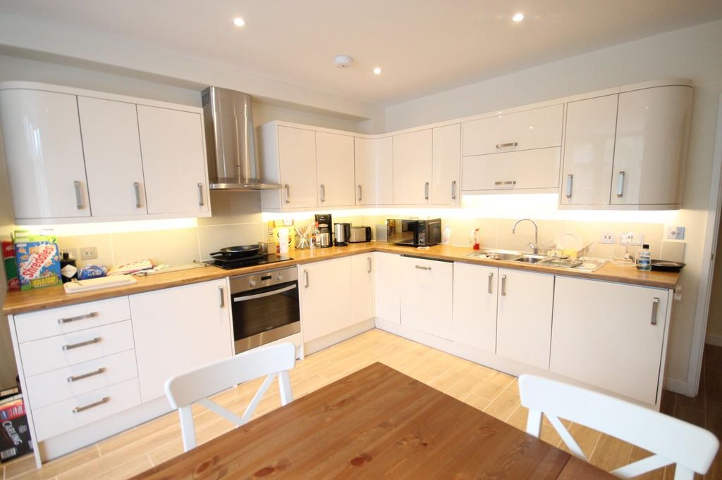 Property photo 3 of 15 Img_8228.Jpg