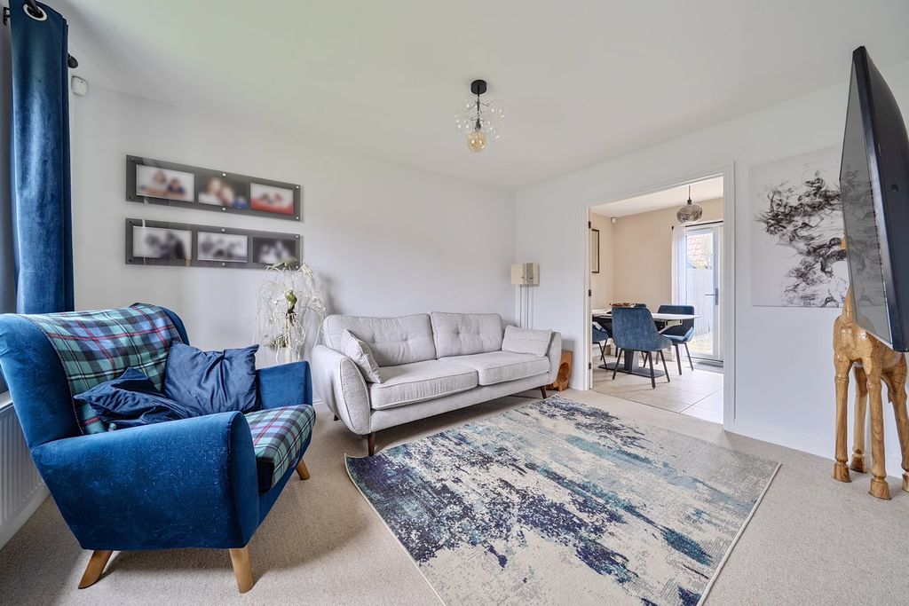 Property photo 3 of 27