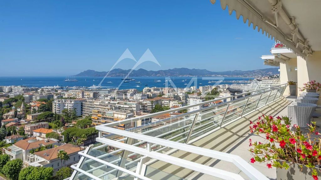 Property photo 1 of 21 Superb Apartment In A Luxury Residence