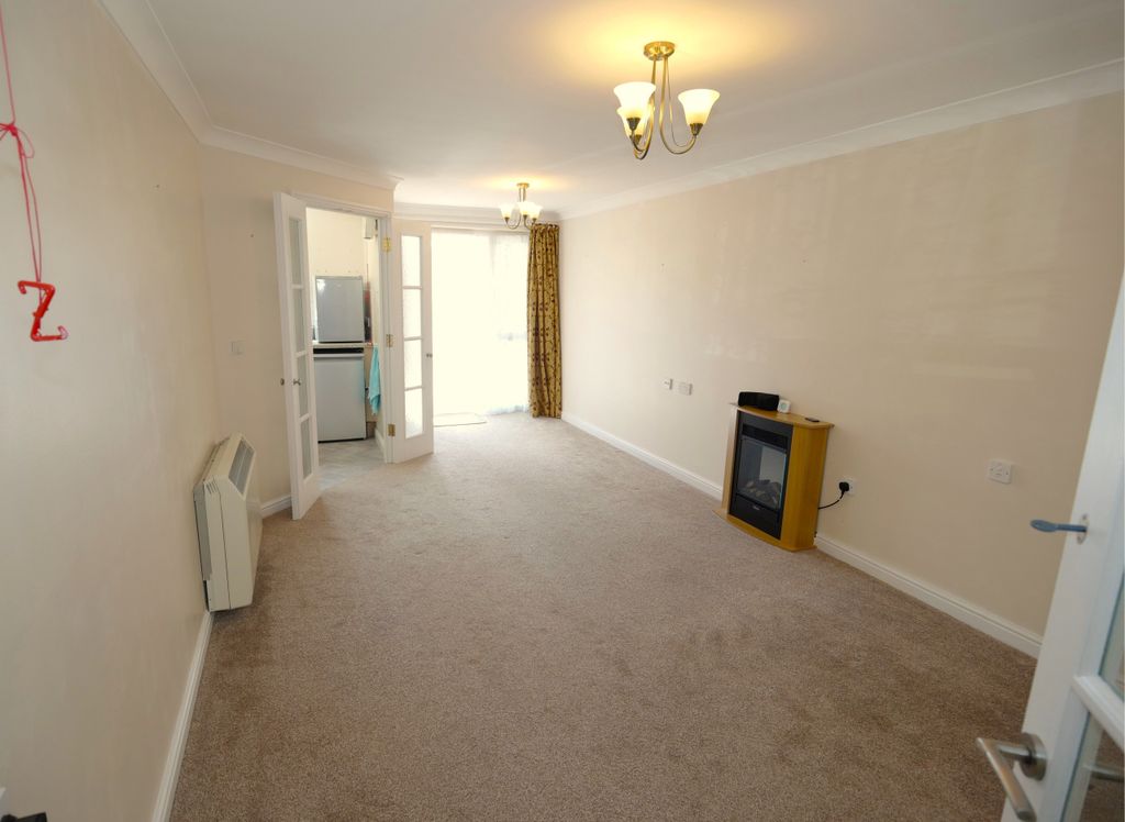 Property photo 2 of 12 Lounge