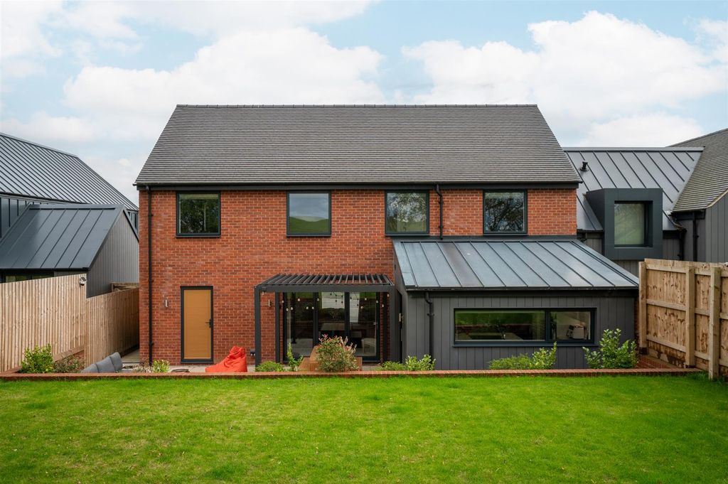 Property photo 1 of 31 Exterior And Gardens