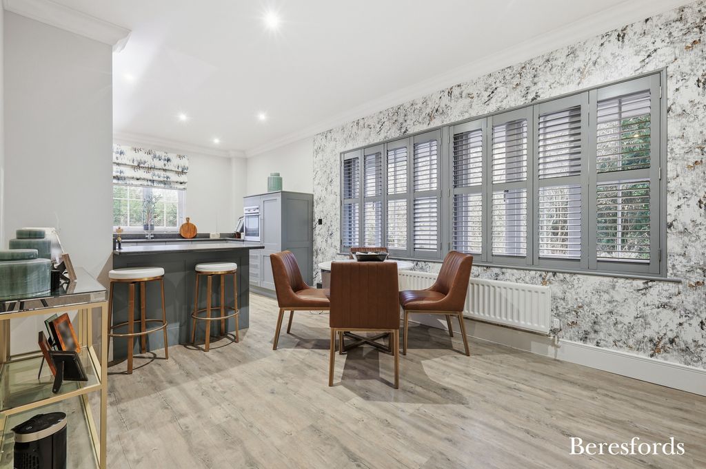 Property photo 3 of 11 Kitchen/Living