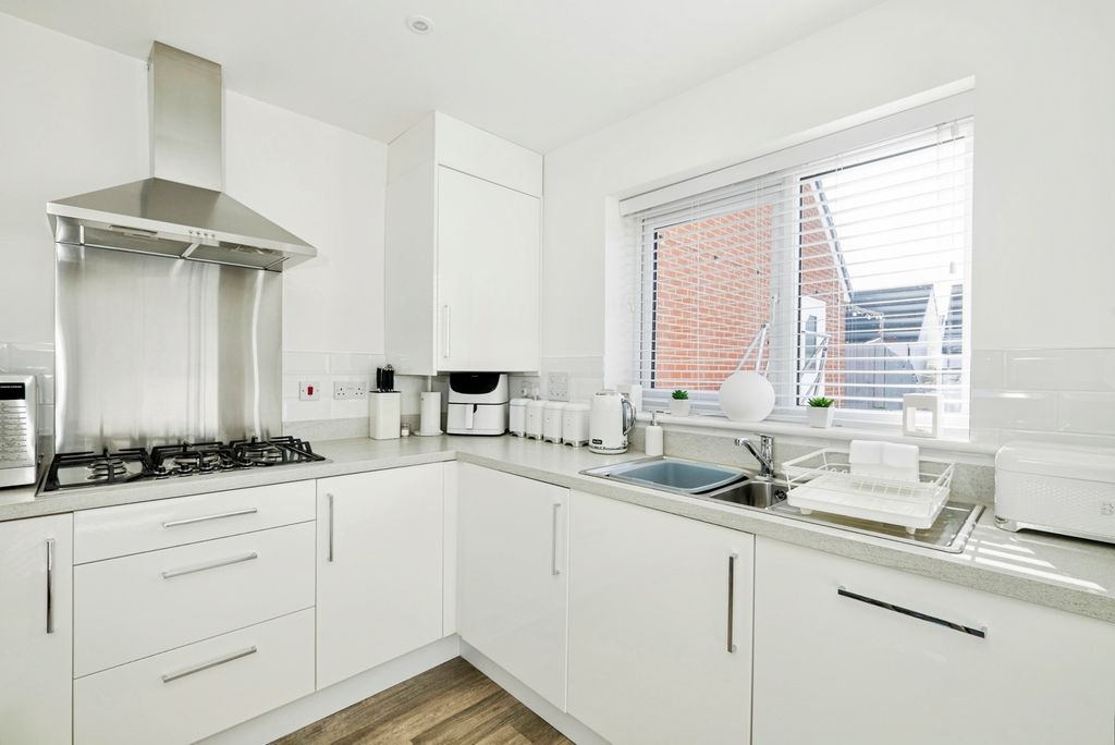 Property photo 3 of 23 Pbox-Img.Jpg