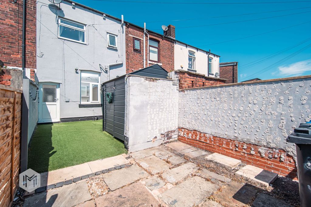 Property photo 2 of 17