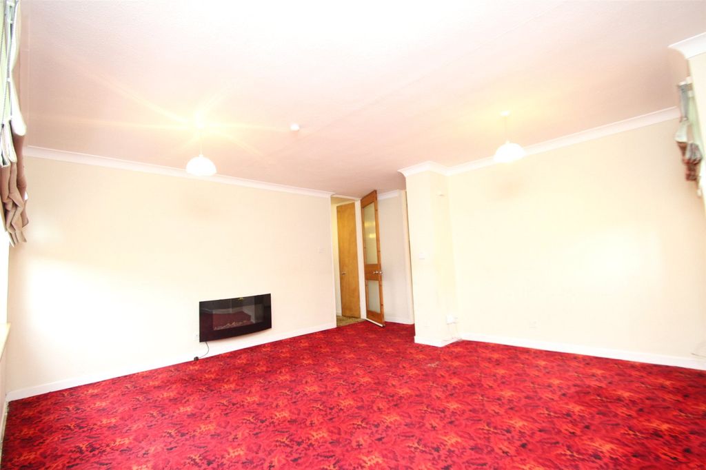 Property photo 3 of 15 Living Room