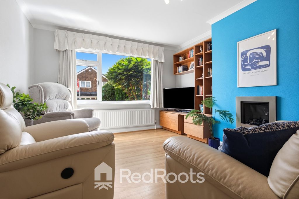 Property photo 2 of 12 5004052