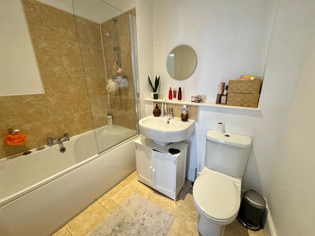 Property photo 3 of 4