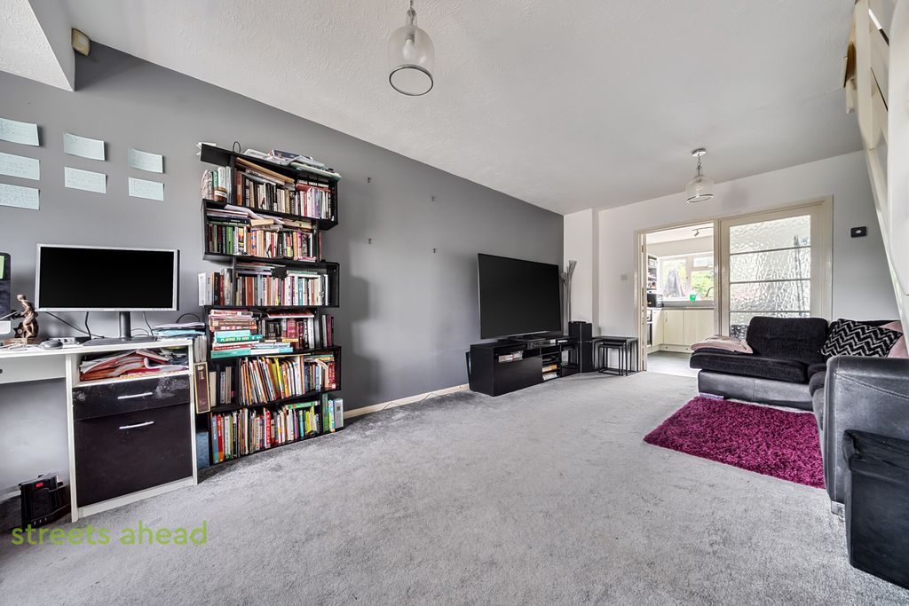 Property photo 2 of 10 Ba04E5F4-8Ef9-492...