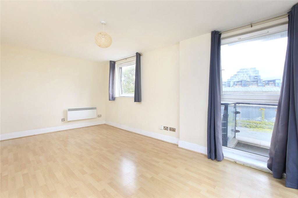 Property photo 2 of 9