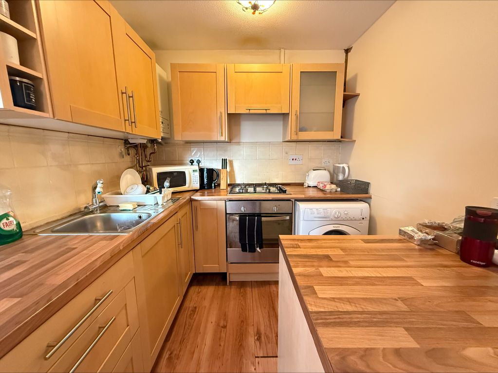 Property photo 2 of 4 Kitchen