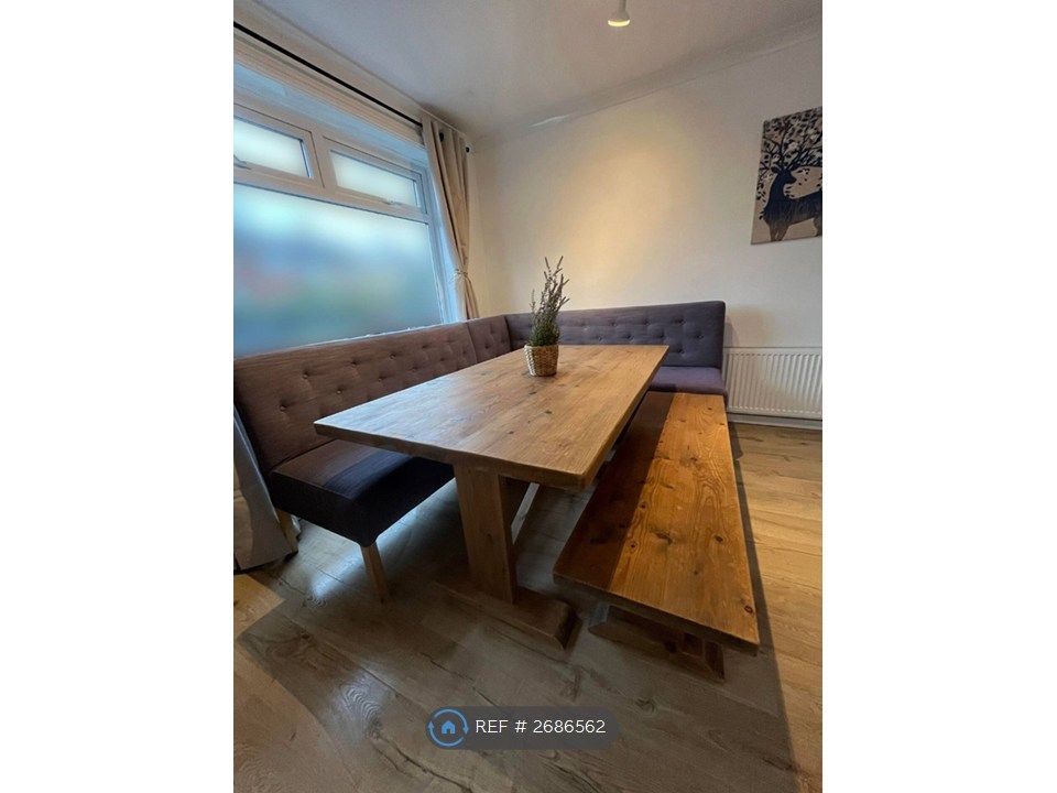 Property photo 3 of 15 Dining Table
