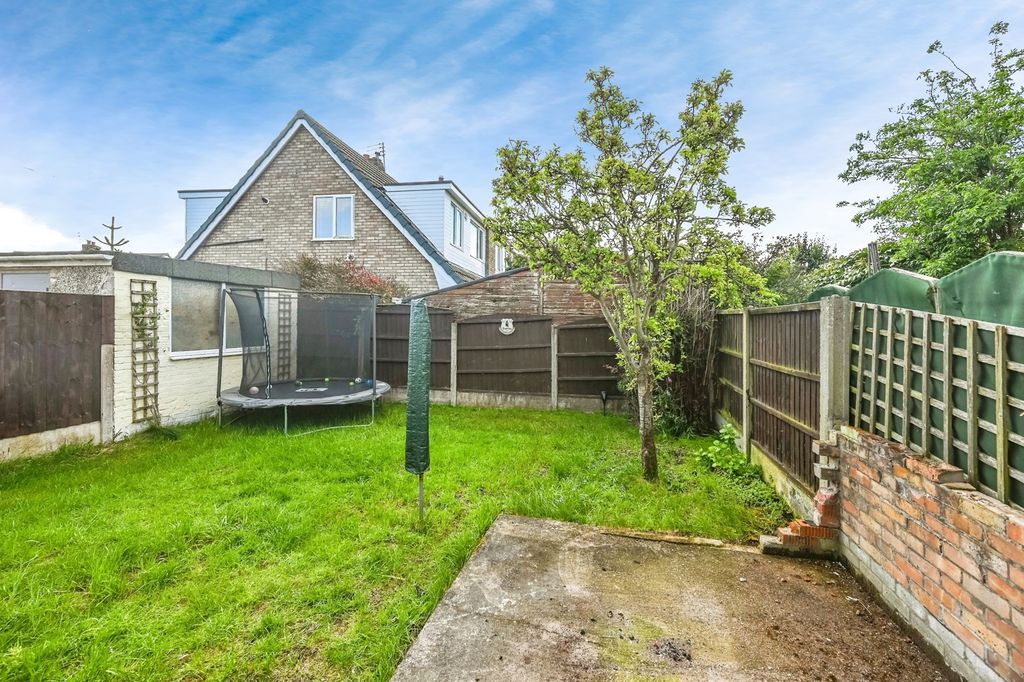 Property photo 3 of 16 Photo