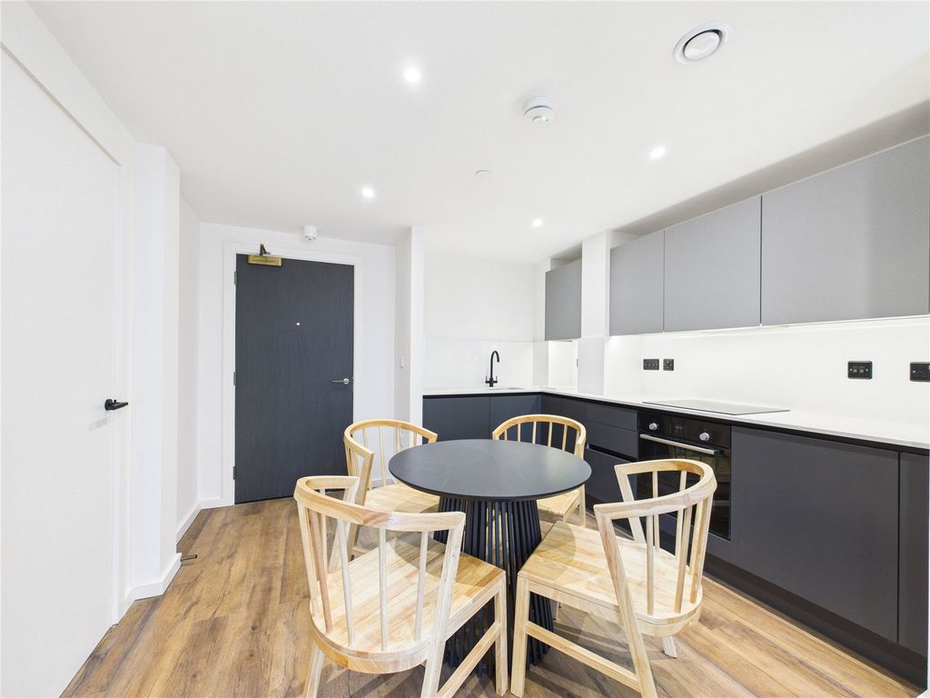 Property photo 1 of 6 Picture No. 08