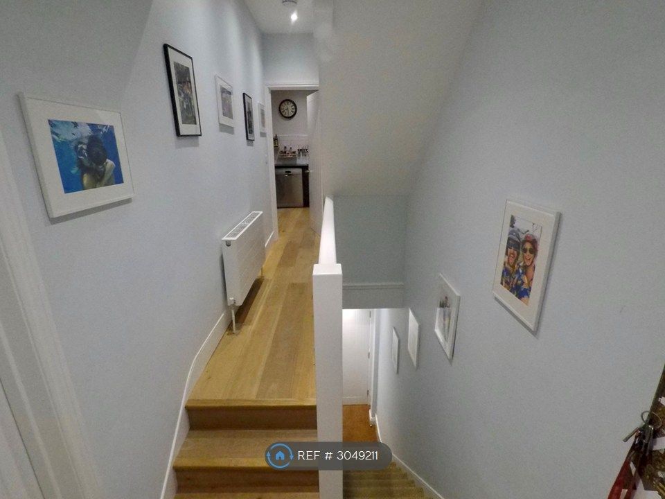 Property photo 2 of 14 Hallway 1