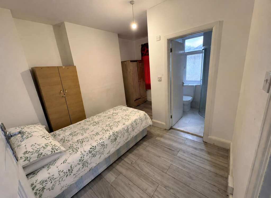 Property photo 1 of 2