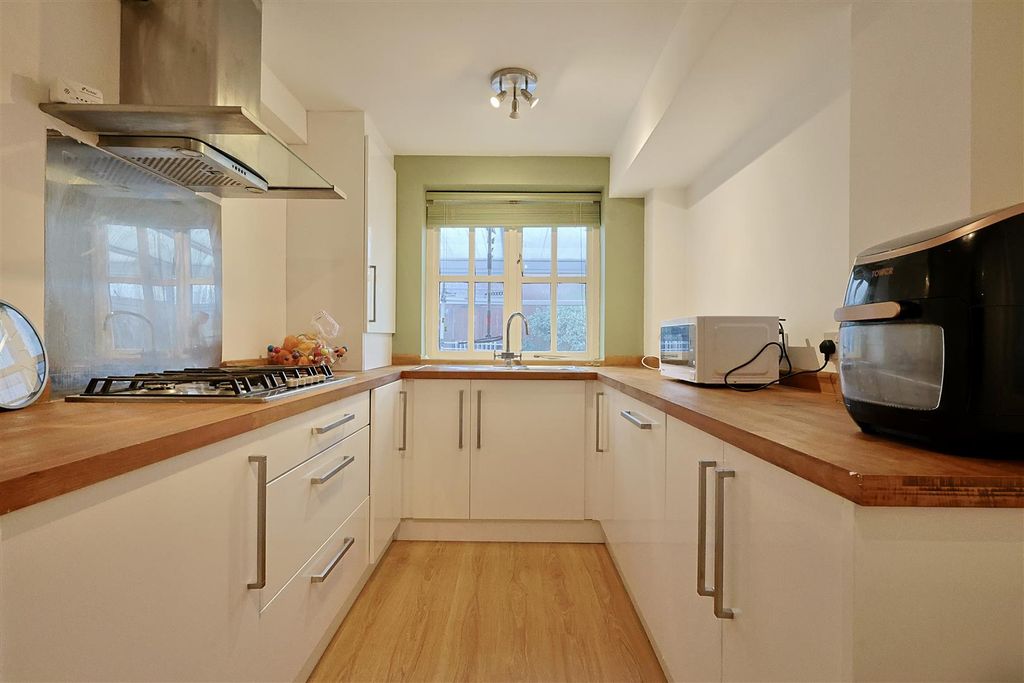 Property photo 3 of 21 9D7Ba5Cb-0453-4504-9531-101Ad4A621CD_1_201_A.Jpeg