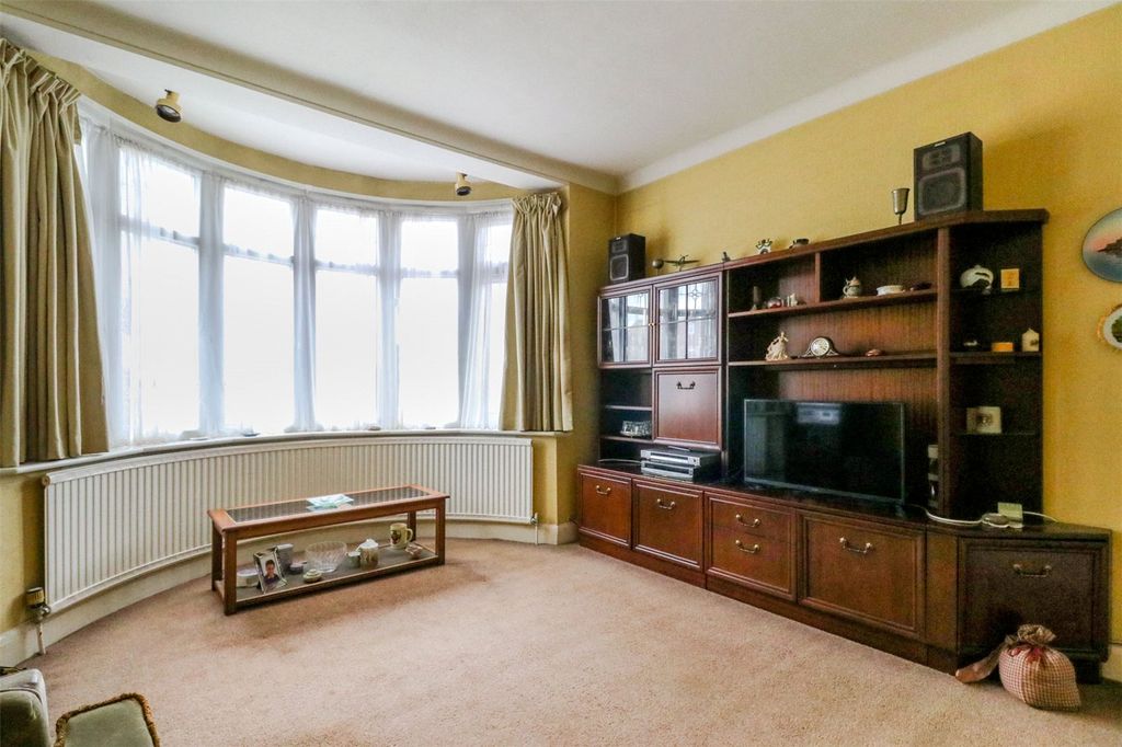 Property photo 3 of 15 Picture No. 23