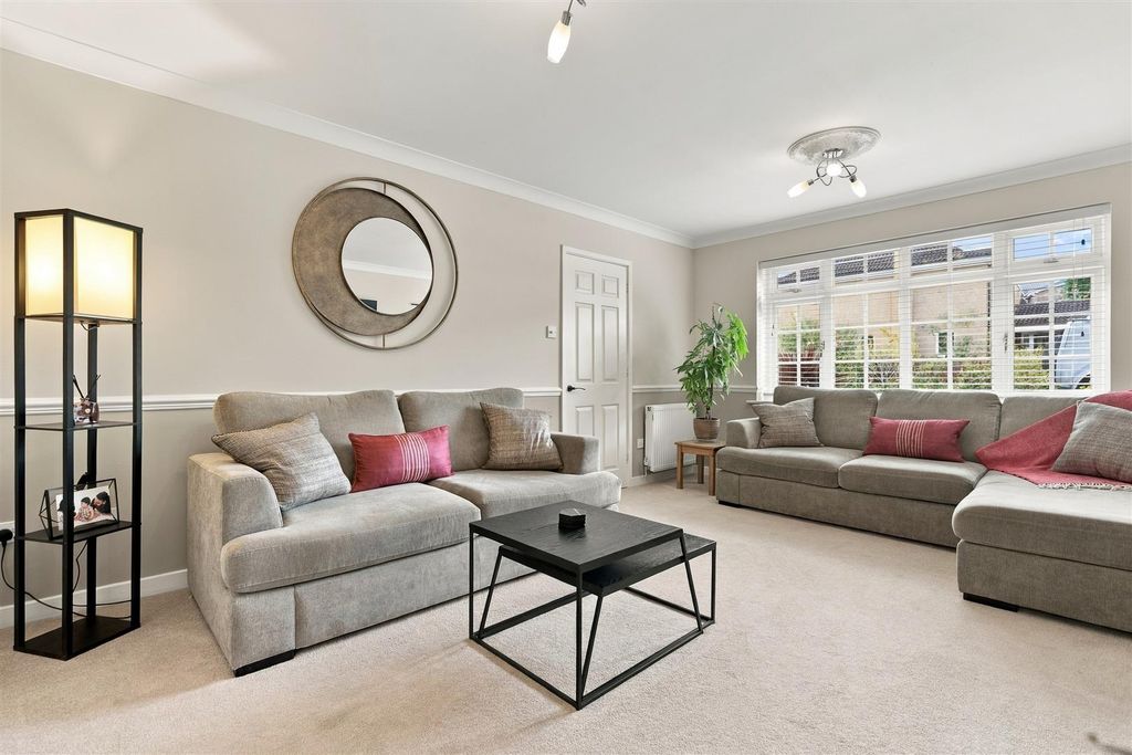 Property photo 3 of 16 12 Elmdon Coppice_10.Jpg