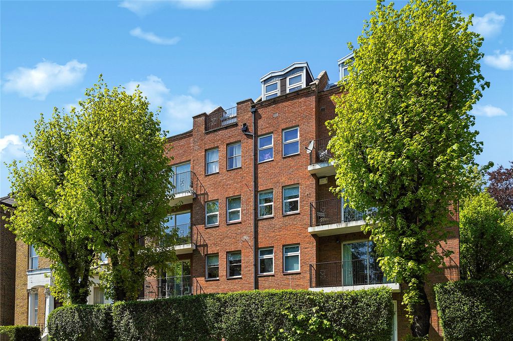 Property photo 2 of 13 Picture No. 17