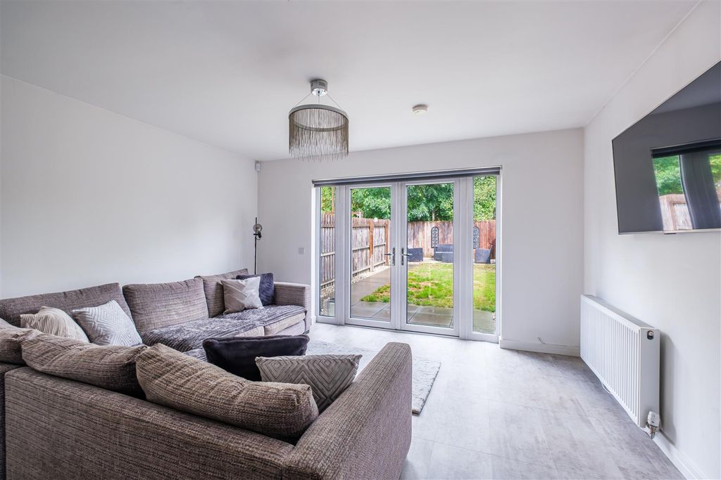 Property photo 3 of 22 Green Street-19.Jpg