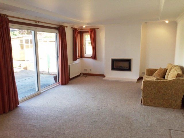 Property photo 2 of 18 Lounge