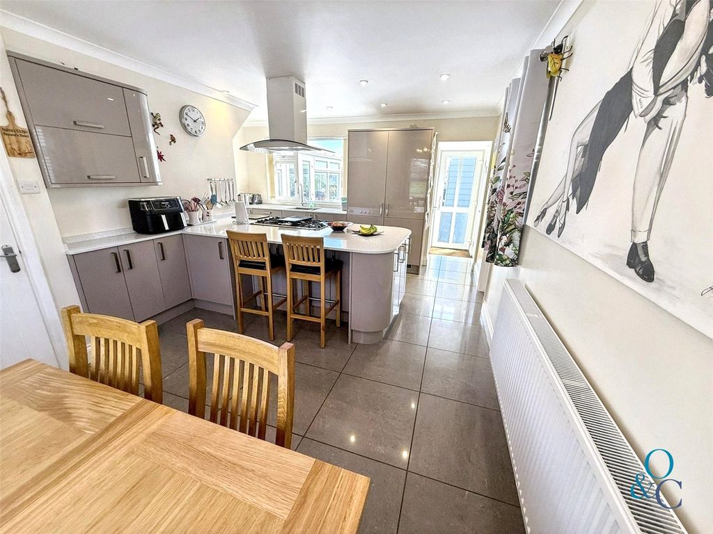 Property photo 2 of 21 Picture No. 06