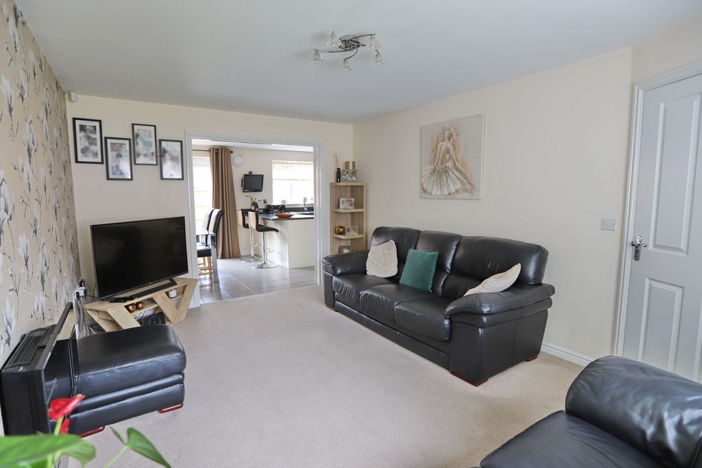 Property photo 3 of 22
