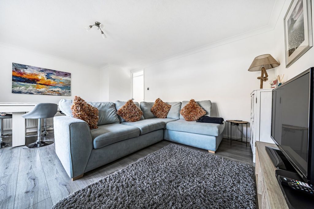 Property photo 2 of 19 Living Room/ Dining Room