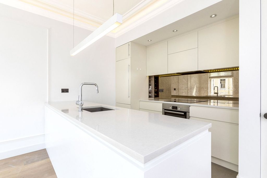 Property photo 3 of 9 Picture No. 18