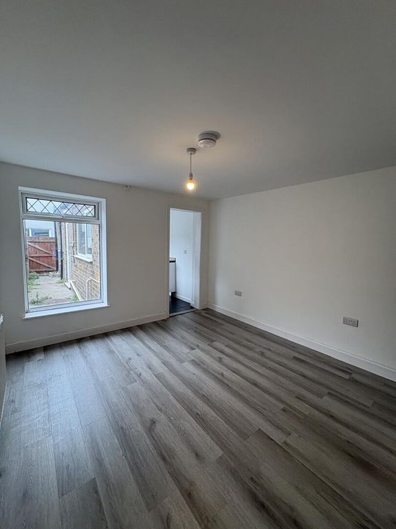 Property photo 3 of 8 Dining Room