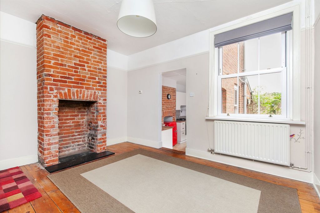 Property photo 3 of 10