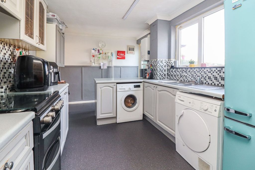 Property photo 3 of 22