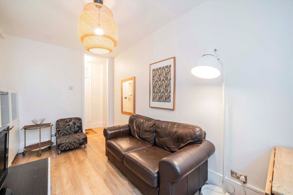 Property photo 3 of 6