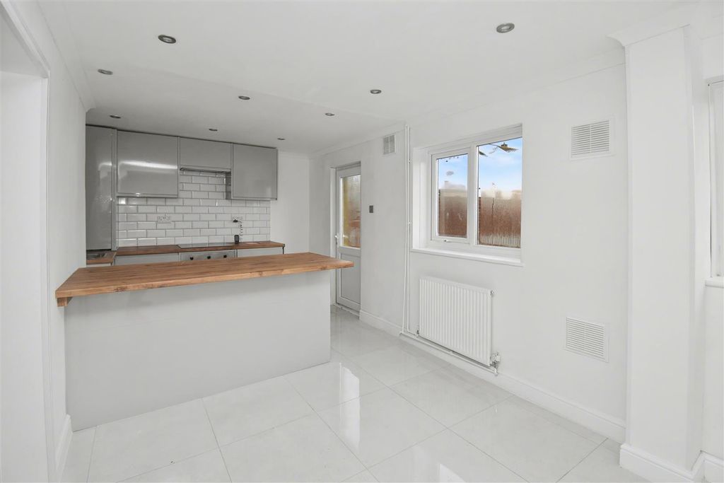 Property photo 2 of 19 Dsc_0004.Jpg