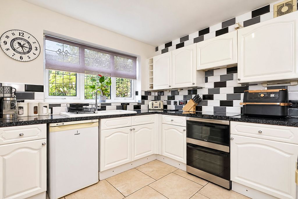 Property photo 3 of 53