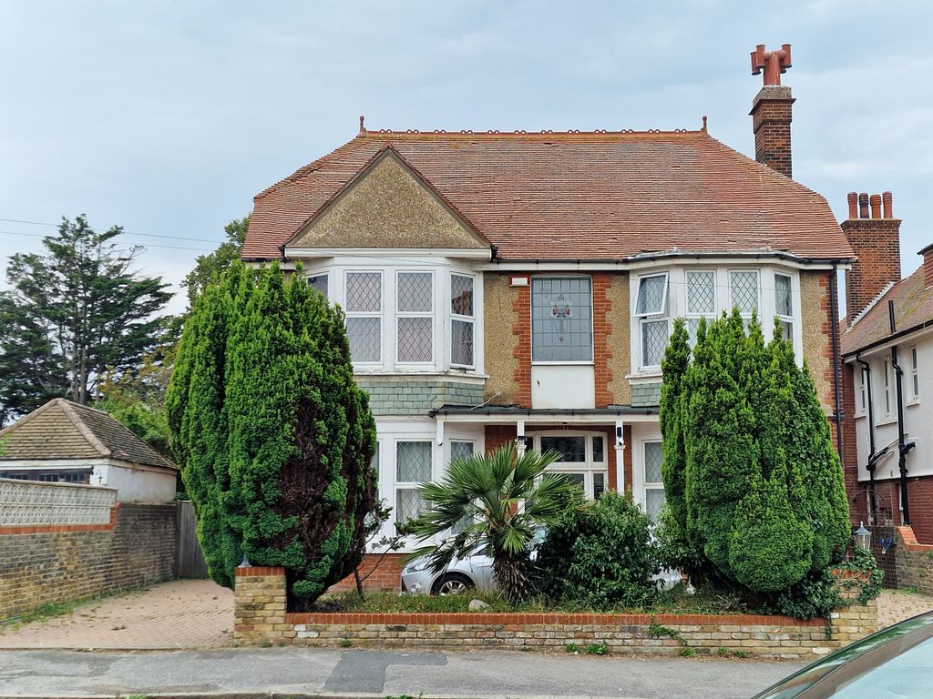 Property photo 1 of 6