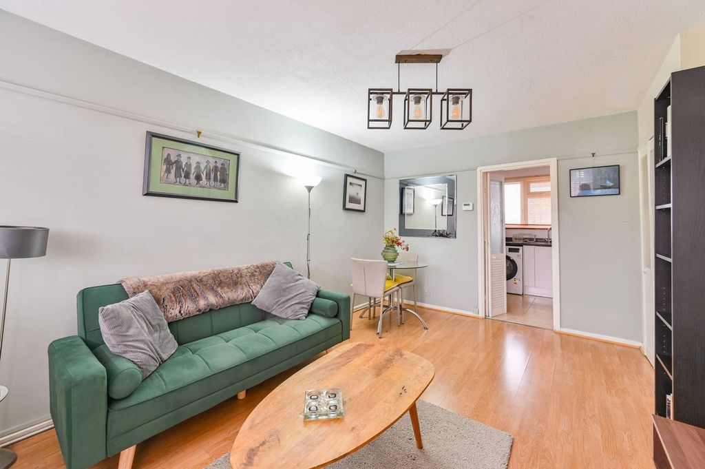 Property photo 3 of 14